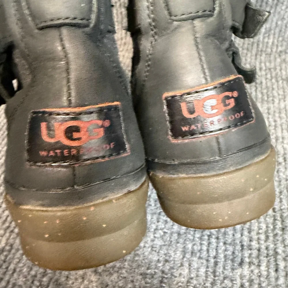 UGG Simmens Waterproof Boots Womens 8 Black Leather Wool Lined Zip Winter Moto